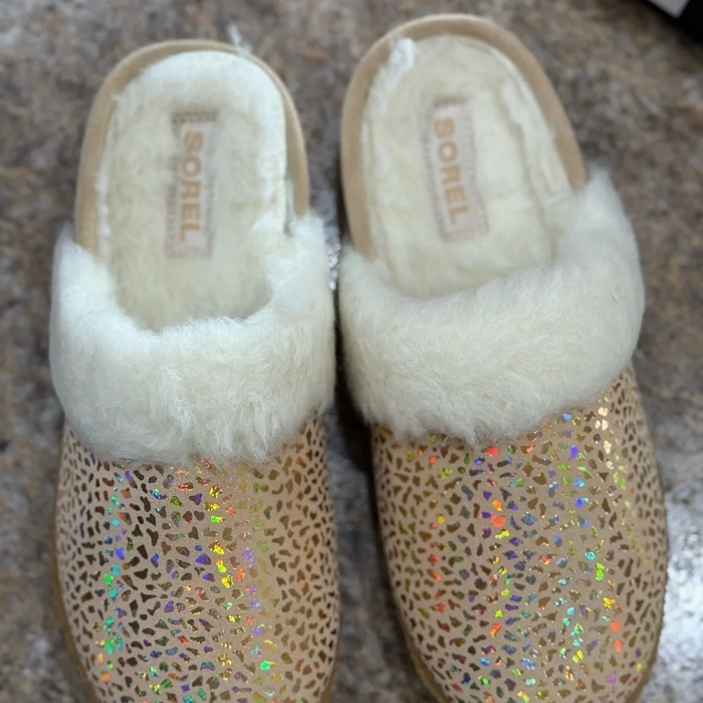 New Sorel Girls Slide Slippers